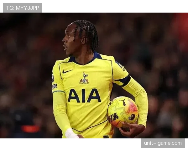 拉维亚表现惊艳，英超新星中场引领球队备受瞩目