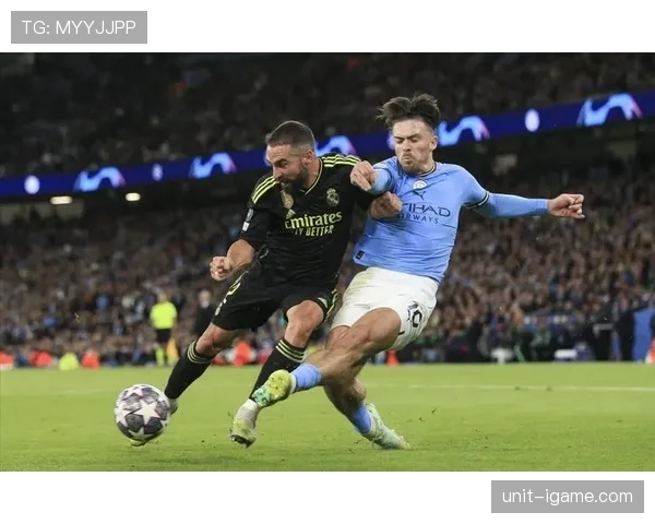 卡瓦哈尔诠释现代边卫新范式：攻守平衡的艺术如何重塑足球战术