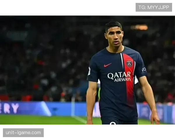 登贝莱对位阿什拉夫:边路速度对抗与战术博弈分析 登贝莱对位阿什拉夫:边路速度对抗与战术博弈分析