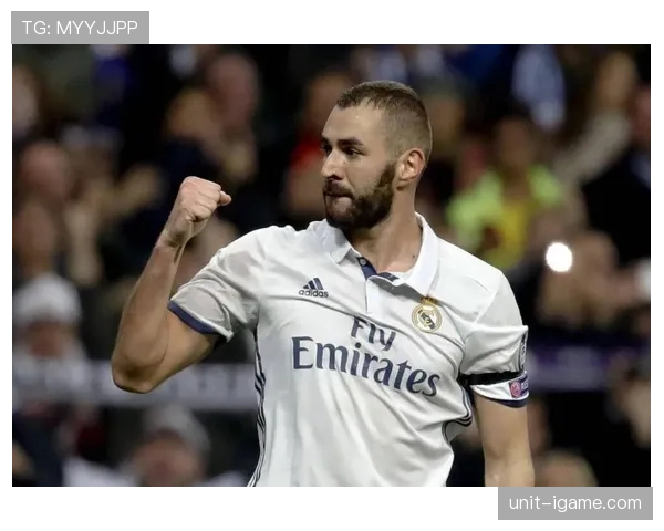 本泽马在梅西时代西甲十年格局中的角色解析 本泽马在梅西时代西甲十年格局中的角色解析